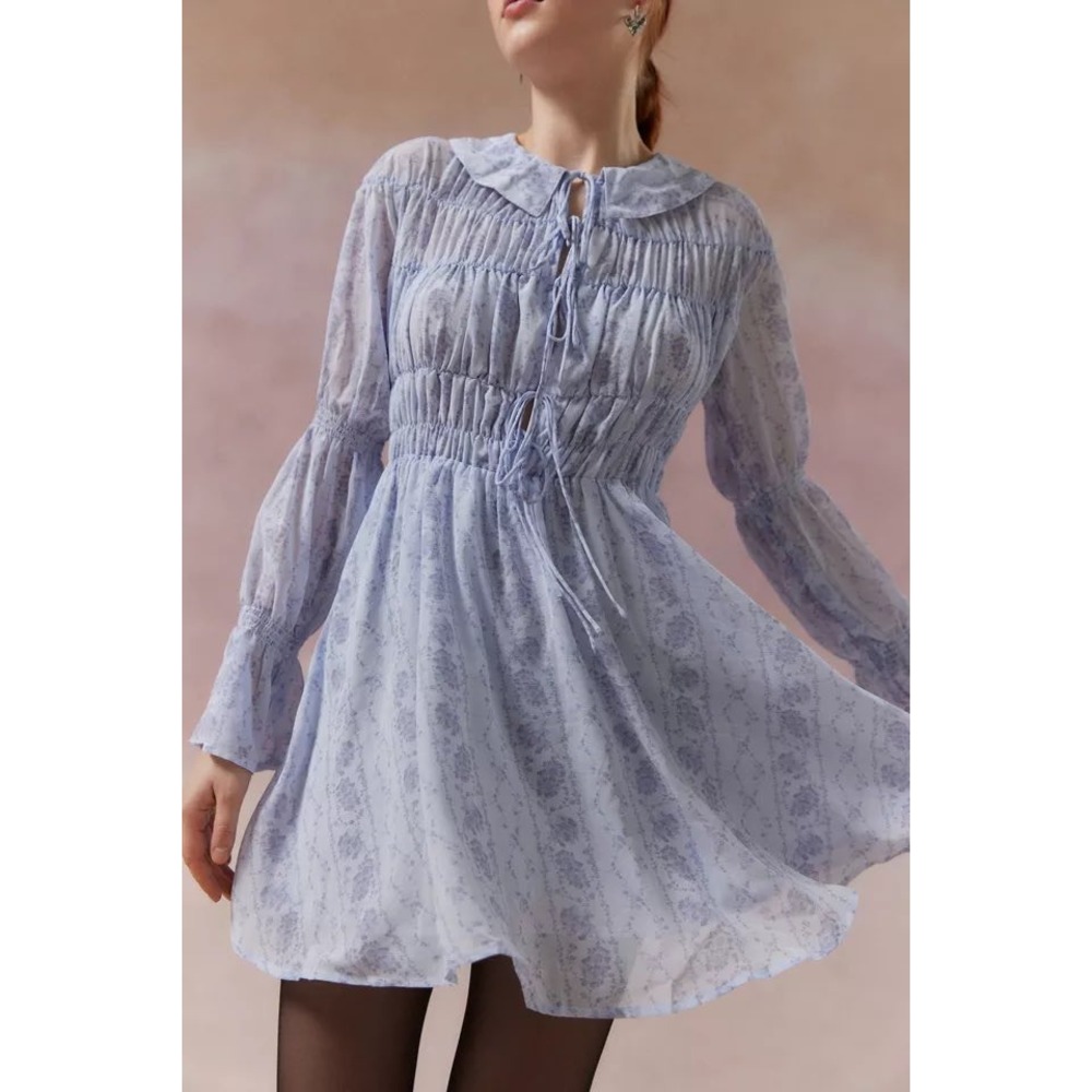 NWT Urban Outfitters Kimchi Blue Floral Mini Dress Blue Smocked Tie Front Small - Picture 4 of 7
